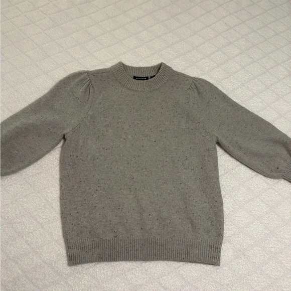 Architect sweater, size medium, slight puff three-quarter length sleeve medium - Picture 1 of 9